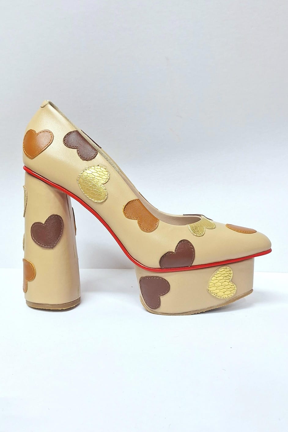 ALICE NUDE GOLDEN